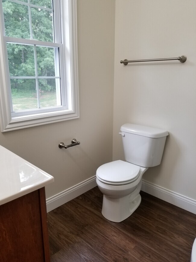 Building Photo - Beautiful and Modern 3 Bed 2.5 bath Home!