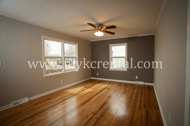 Building Photo - 4944 Juniper Dr