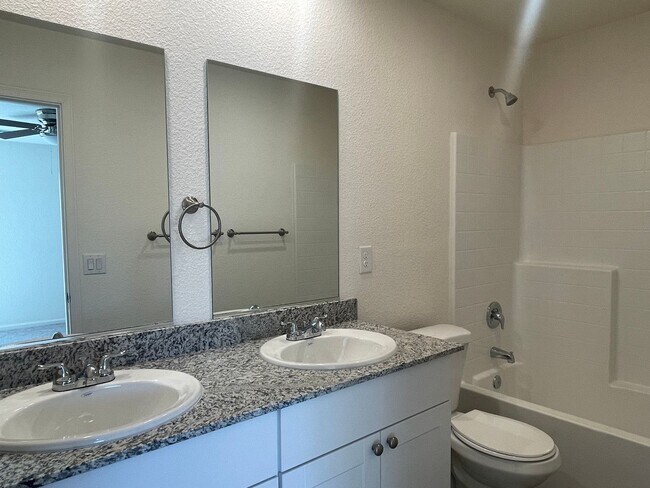 Building Photo - 2446 River Valley Cir