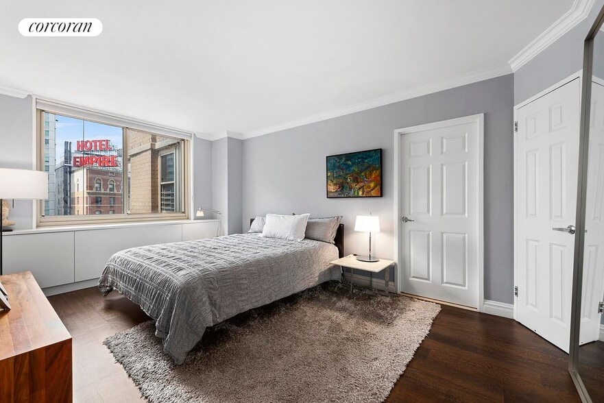 Building Photo - 30 W 63rd St