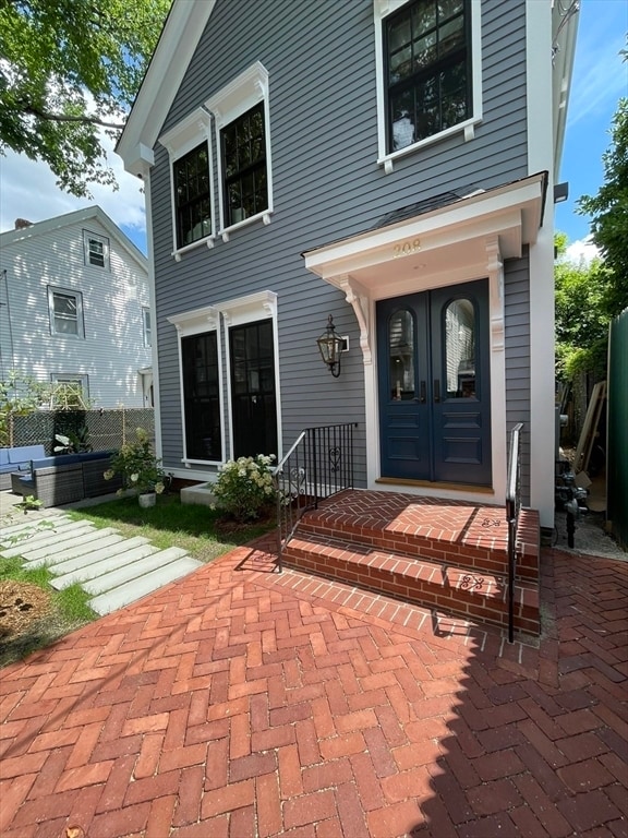 Building Photo - 208 Windsor St