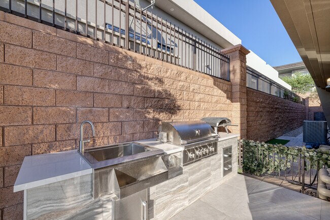 Building Photo - 663 Palisade Rim Dr