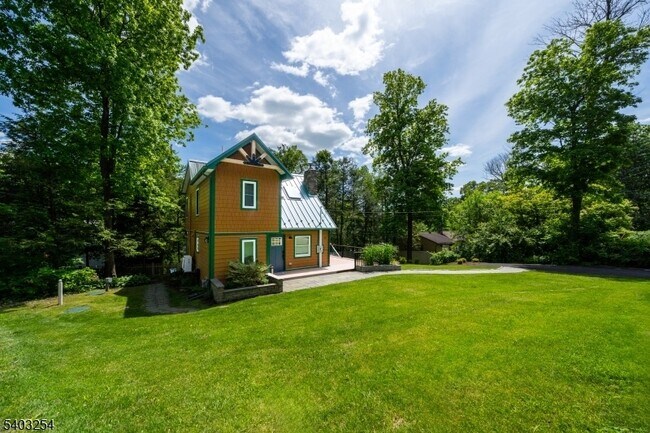 Building Photo - 30 Onteora Rd