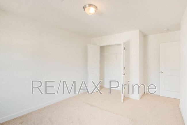 Building Photo - 2413 Trafton Pl