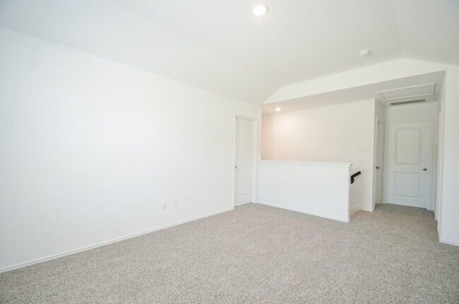 Building Photo - 5778 Hampton Vly Dr
