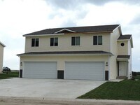 Building Photo - Beautiful 3bedroom 2 bath townhouse FOR SA...