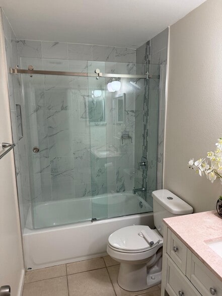 Building Photo - 2139 Fairmont Cir