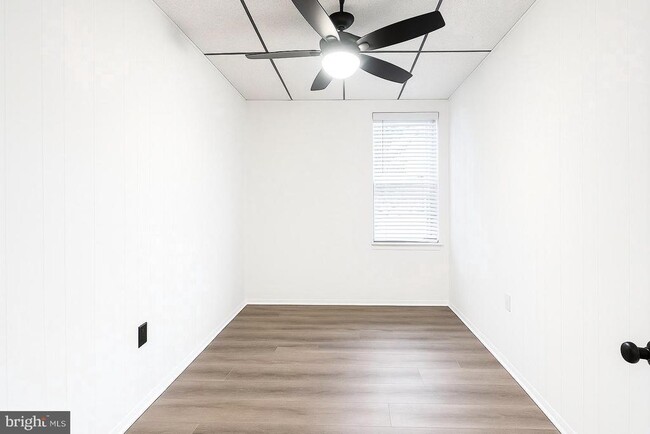 Building Photo - 1100-2 Wesley Ave