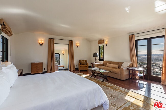 Building Photo - 8440 Harold Way