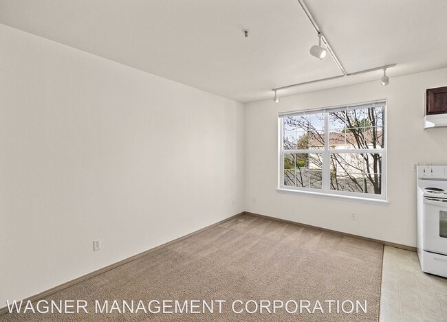 Building Photo - 801 23rd Ave S