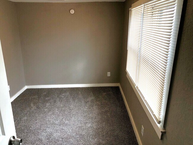 Building Photo - 1350 Sherman Ave