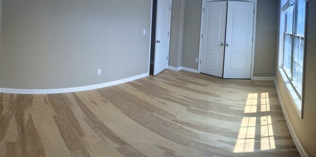 Building Photo - 1011 Blue Bonnet Ct