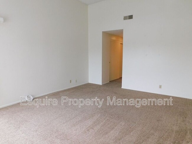 Building Photo - 2325 Kingsbridge Ln