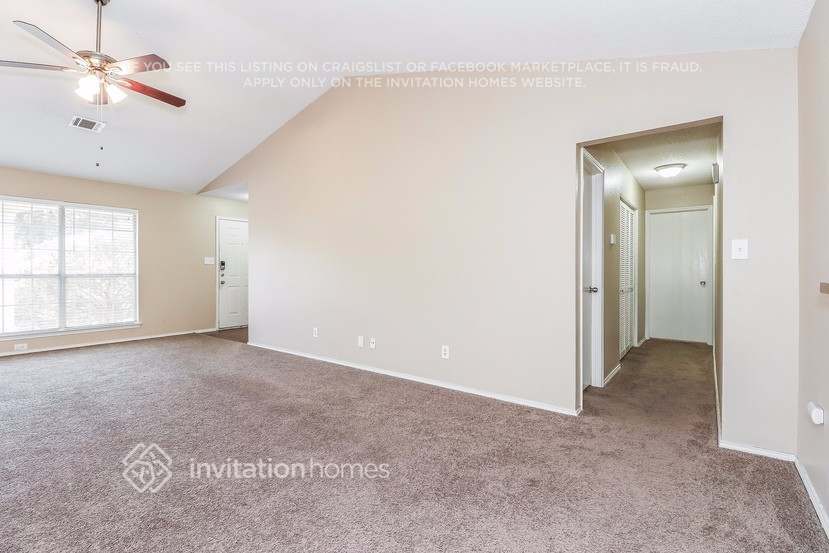 Building Photo - 4136 Hathaway Dr