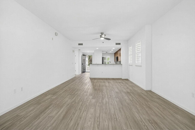 Building Photo - 520 Lunalilo Home Rd