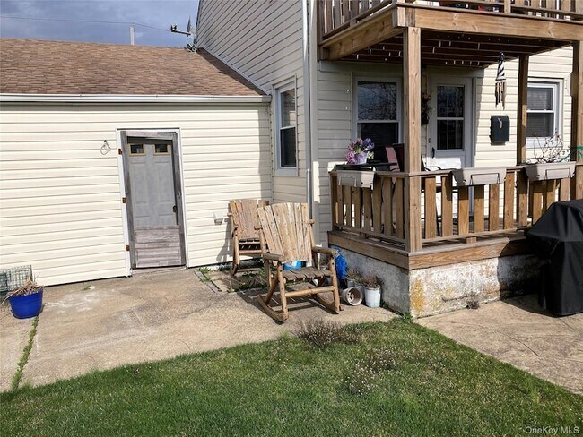 Building Photo - 141 Nassau Ln