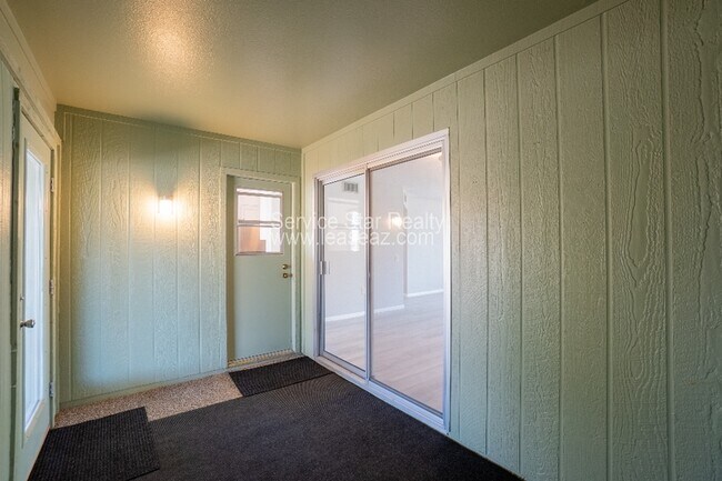 Building Photo - 17230 N Palo Verde Dr