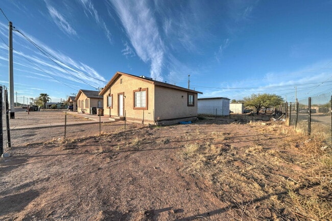 Building Photo - 108 Adams St