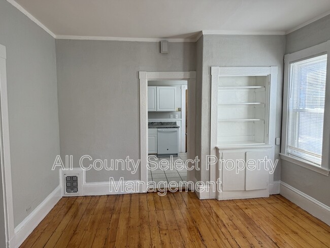 Building Photo - 22 Sargent Ave