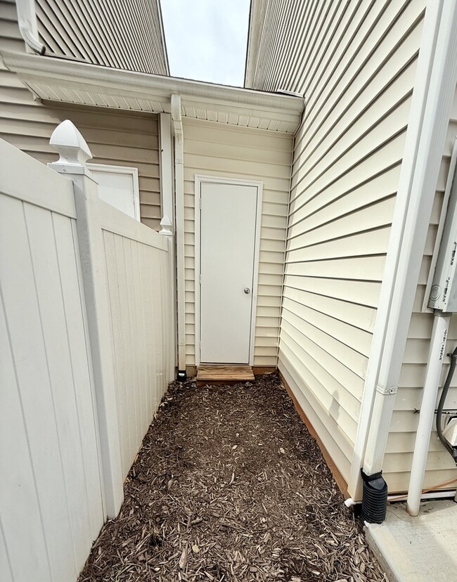 Building Photo - 7850 Cape Charles Dr