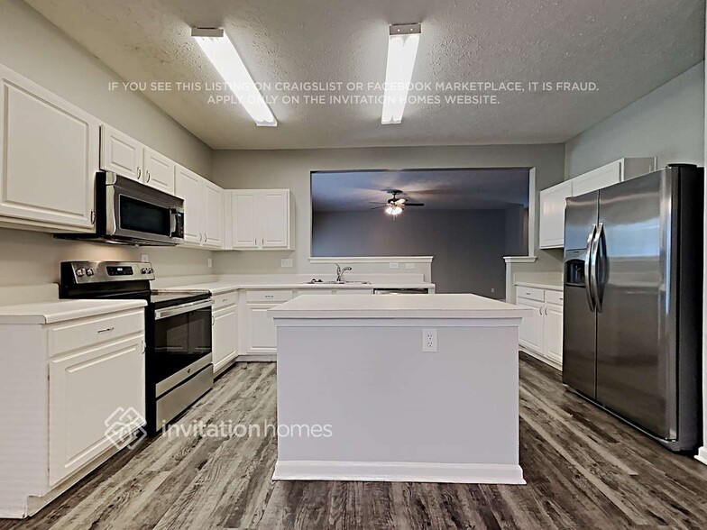 Building Photo - 737 Sinclair Dr