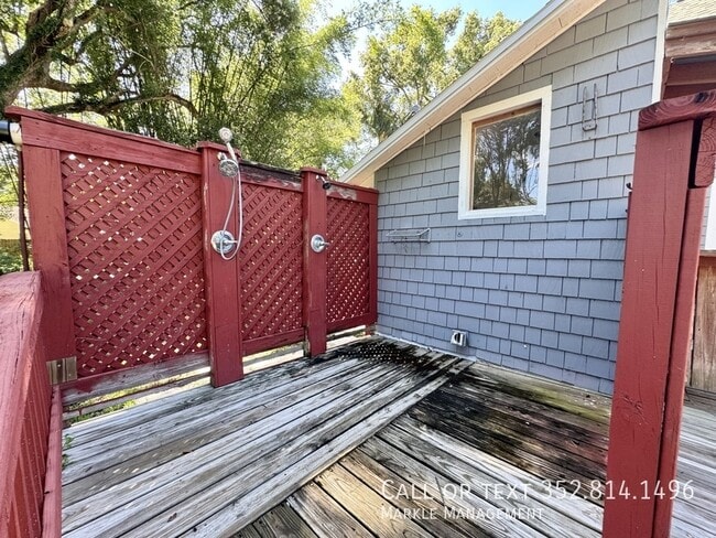Building Photo - 6971 Earlwood Ave