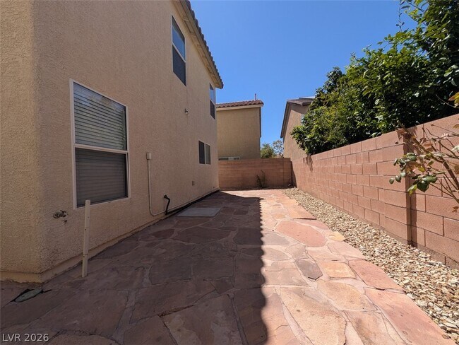 Building Photo - 134 E Cosmos Ct