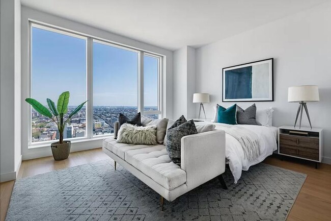 Building Photo - 1 bedroom in LONG ISLAND CITY NY 11101