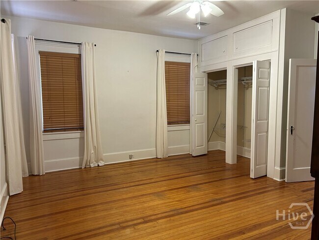 Building Photo - 1106 E 51st St