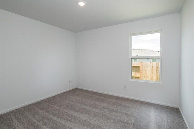 Building Photo - 640 Magnolia Creek Dr