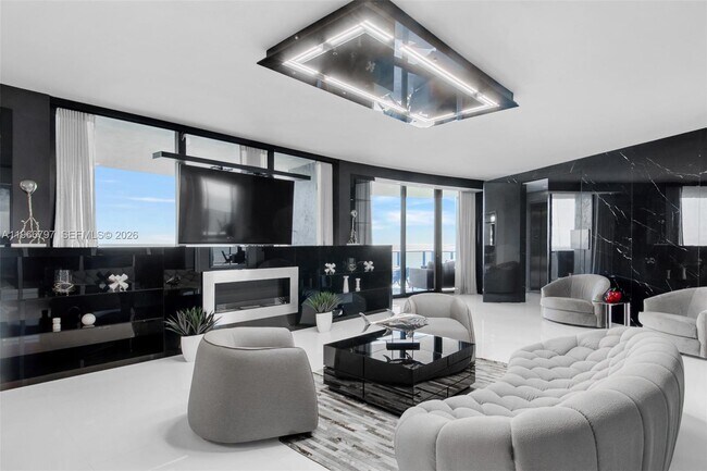 Building Photo - 18555 Collins Ave