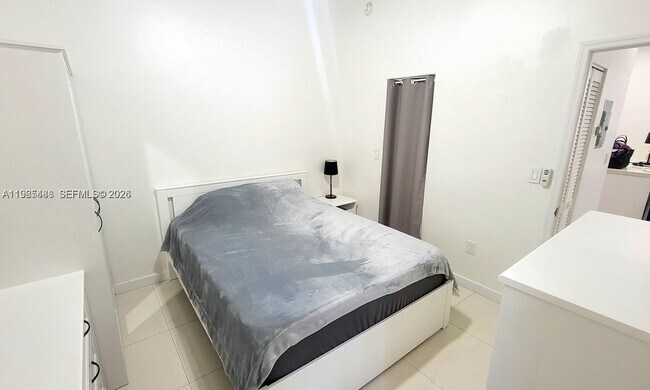 Building Photo - 3356 Bird Ave