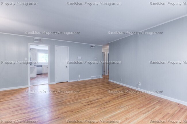 Building Photo - For Lease | Tulsa | 3 Bedroom, 1 Bath | $1...