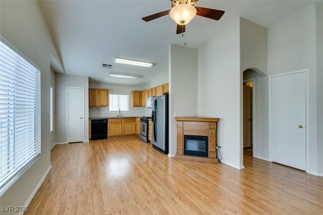 Building Photo - 6473 Stone Dry Ave
