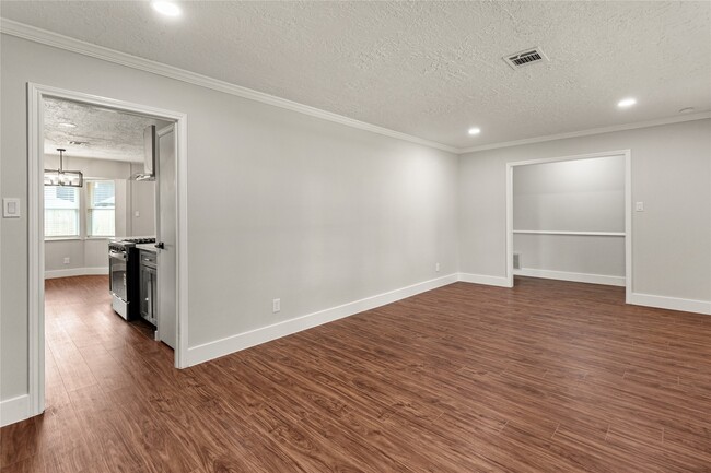 Building Photo - 9639 Springview Ln