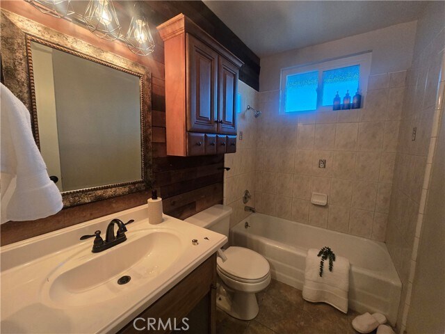 Building Photo - 607 Sixth St