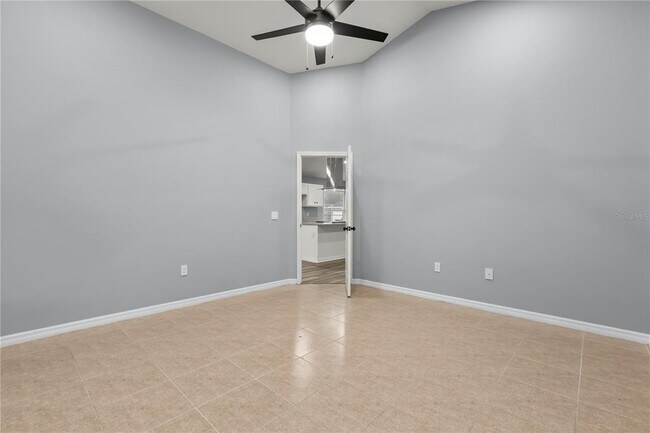 Building Photo - 460 Martigues Dr