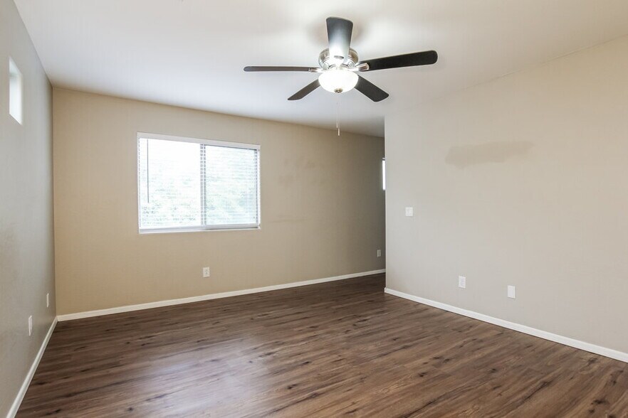 Building Photo - 7225 S 37th Glen