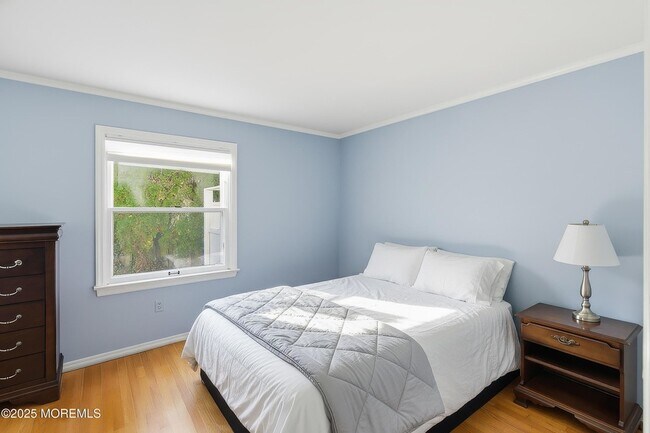 Building Photo - 204 Neptune Pl