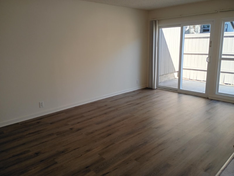 Building Photo - 851 Amigos Way