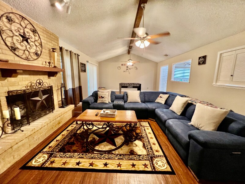 Building Photo - 13806 Wood Breeze