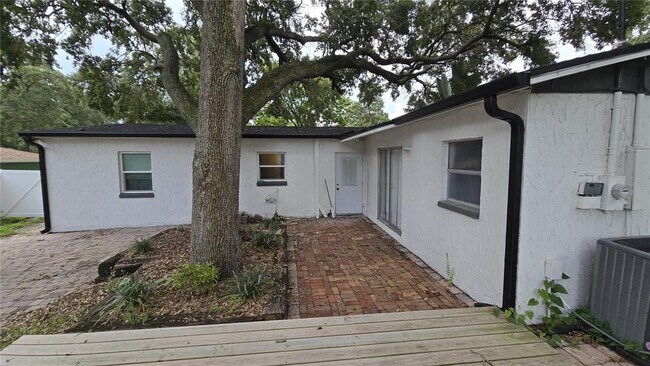 Building Photo - 1717 W Eldred Dr