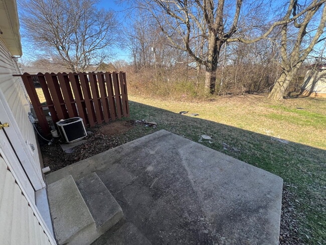 Building Photo - 102 A TENNESSEE AVE OAK GROVE KY 42262