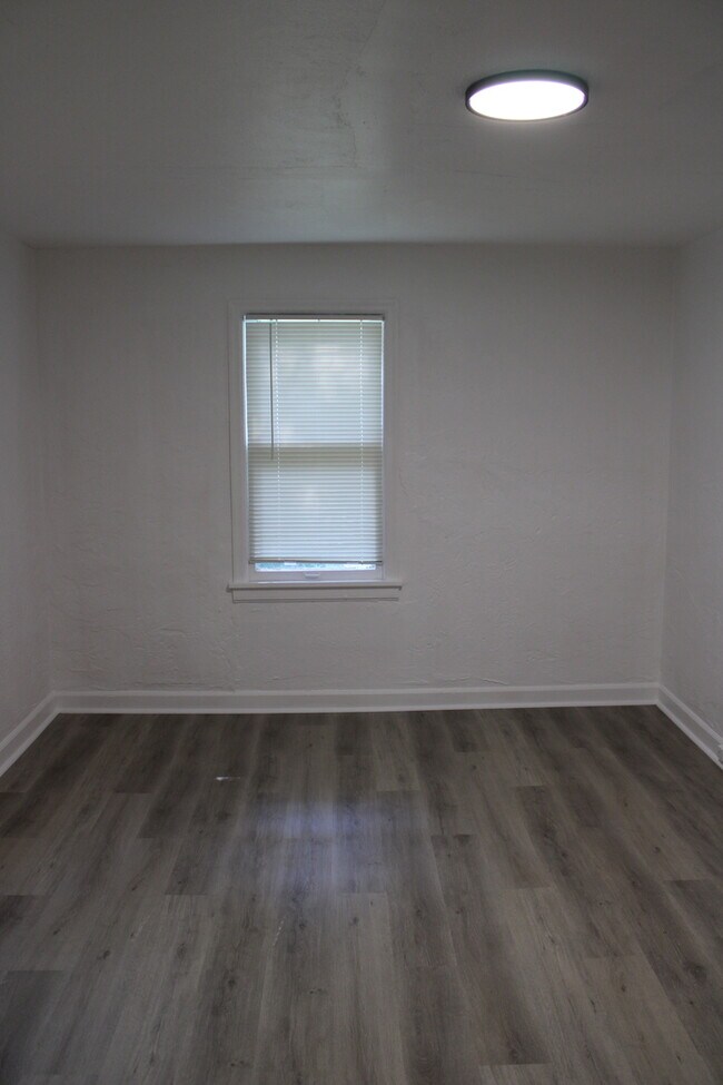 Building Photo - 2bed 1bath in Midtown