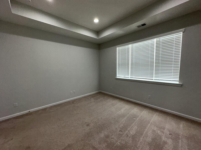 Building Photo - 319 Flip Flop Ct