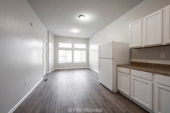 Building Photo - "Charming 2-Bedroom Retreat in Indianapoli...