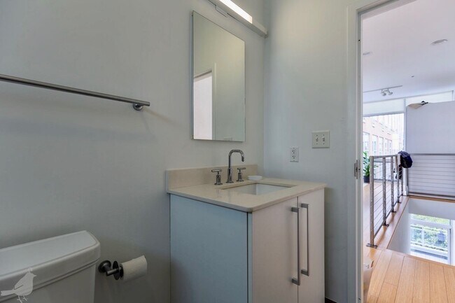 Building Photo - Amazing Two-Level Loft in the Heart of the...