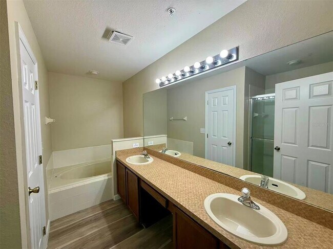 Building Photo - 13832 Dove Wing Ct