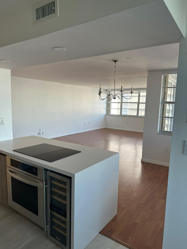 Building Photo - 18041 Biscayne Blvd