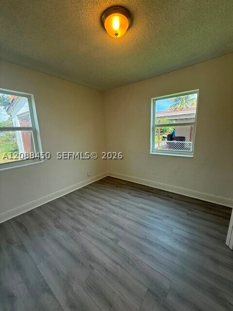 Building Photo - 1631 NW 14th Ct